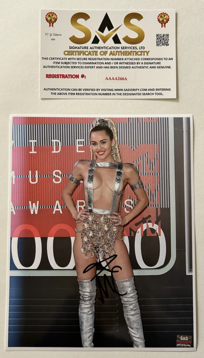 AUTHENTIC MILEY CYRUS ORIGINAL AUTOGRAPHED 8 X 10 &plus; COA