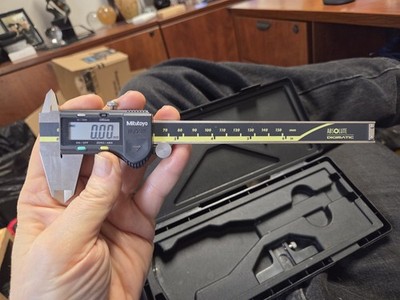 Mitutoyo 500-196-20 ABSOLUTE Digimatic Digital Caliper CD-6'' CSX w/ Depth Gauge