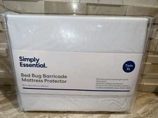 Simply Essential Bed Bug Barricade Mattress Protector, Twiin XL White, New!