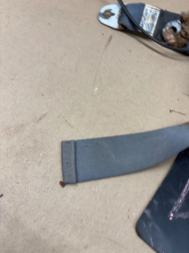 Dodge D100 D150 D350 1981 83 84 87 1993 azul cinturón de seguridad hebilla banco conectores Foto 2 de 4