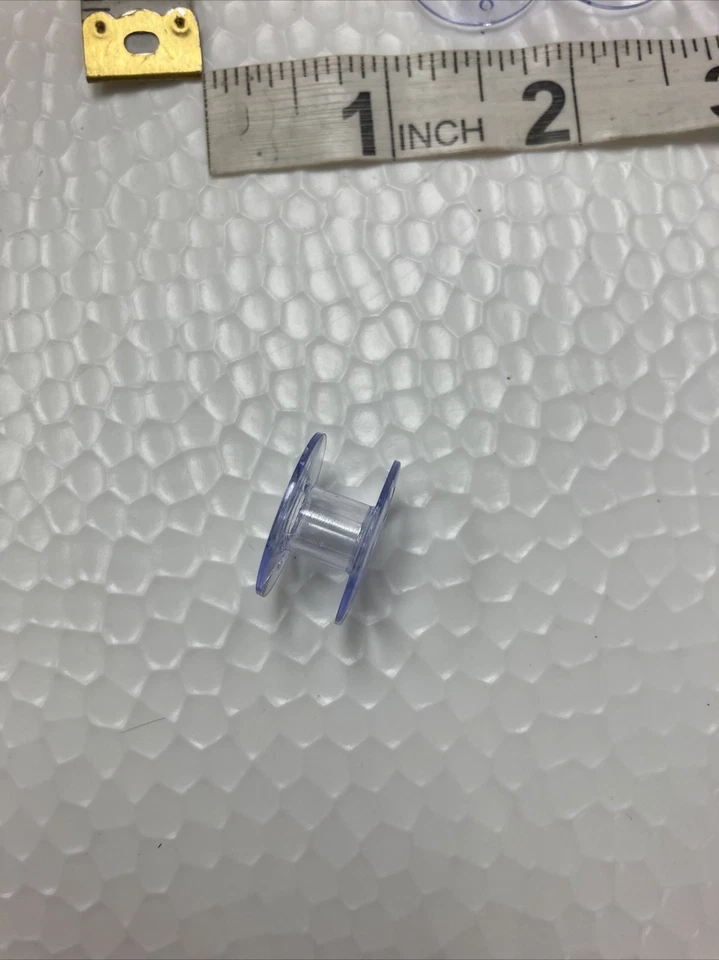 Bobina transparente Brother Baby Lock clase 15 paquete de 12 X52800150 Foto 3 de 4