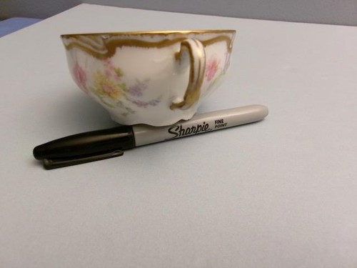 C.AHRENFELDT LIMOGES ( 2 SETS ) DOUBLE HANDLE DOUBLE GOLD CUPS & SAUCERS FLORAL - Picture 10 of 12