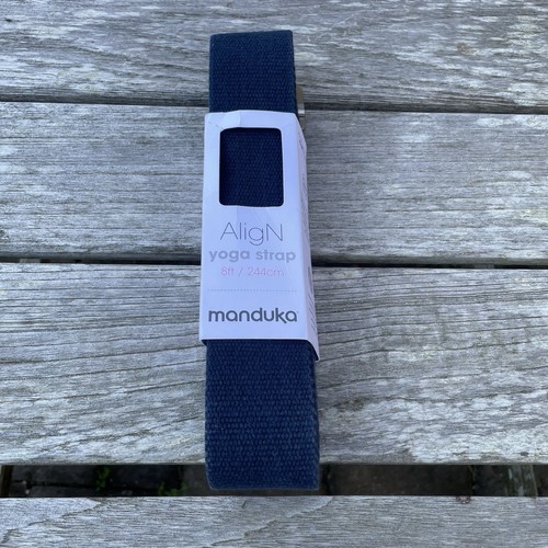 Manduka Align Yogagurt 8 Fuß, 244 cm marineblau 1,75 Zoll breit