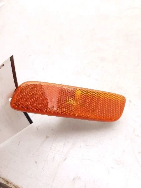 Driver Corner/Park Light Side Marker Fits 98-05 LEXUS GS300 203897 - Image 2 of 4