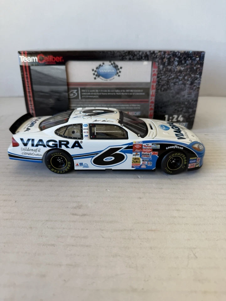 Team Caliber Mark Martin Viagra 2002 1:24 #6 NASCAR, coche Viagra blanco, certificado de autenticidad Foto 2 de 4