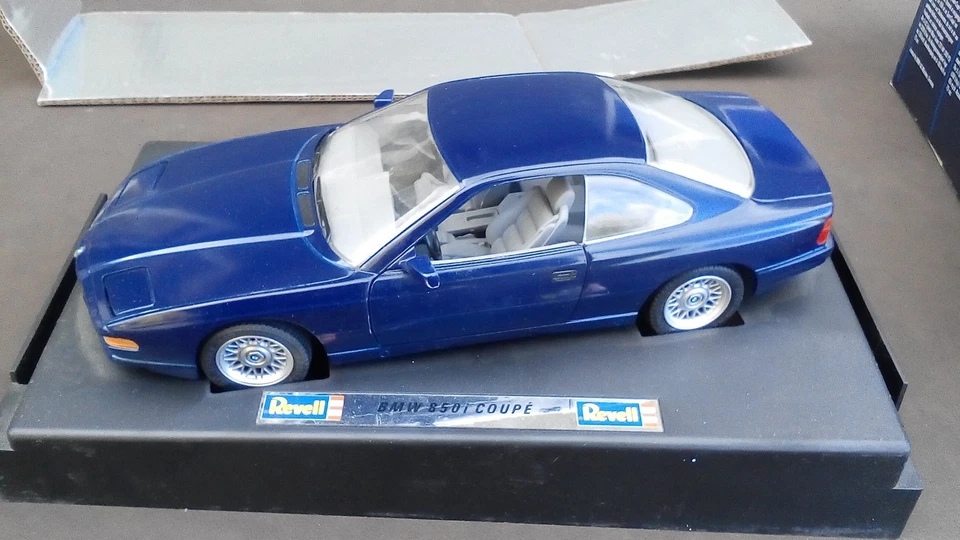 Revell Metal 1/18 BMW 850i Master Piece - Image 4 of 4