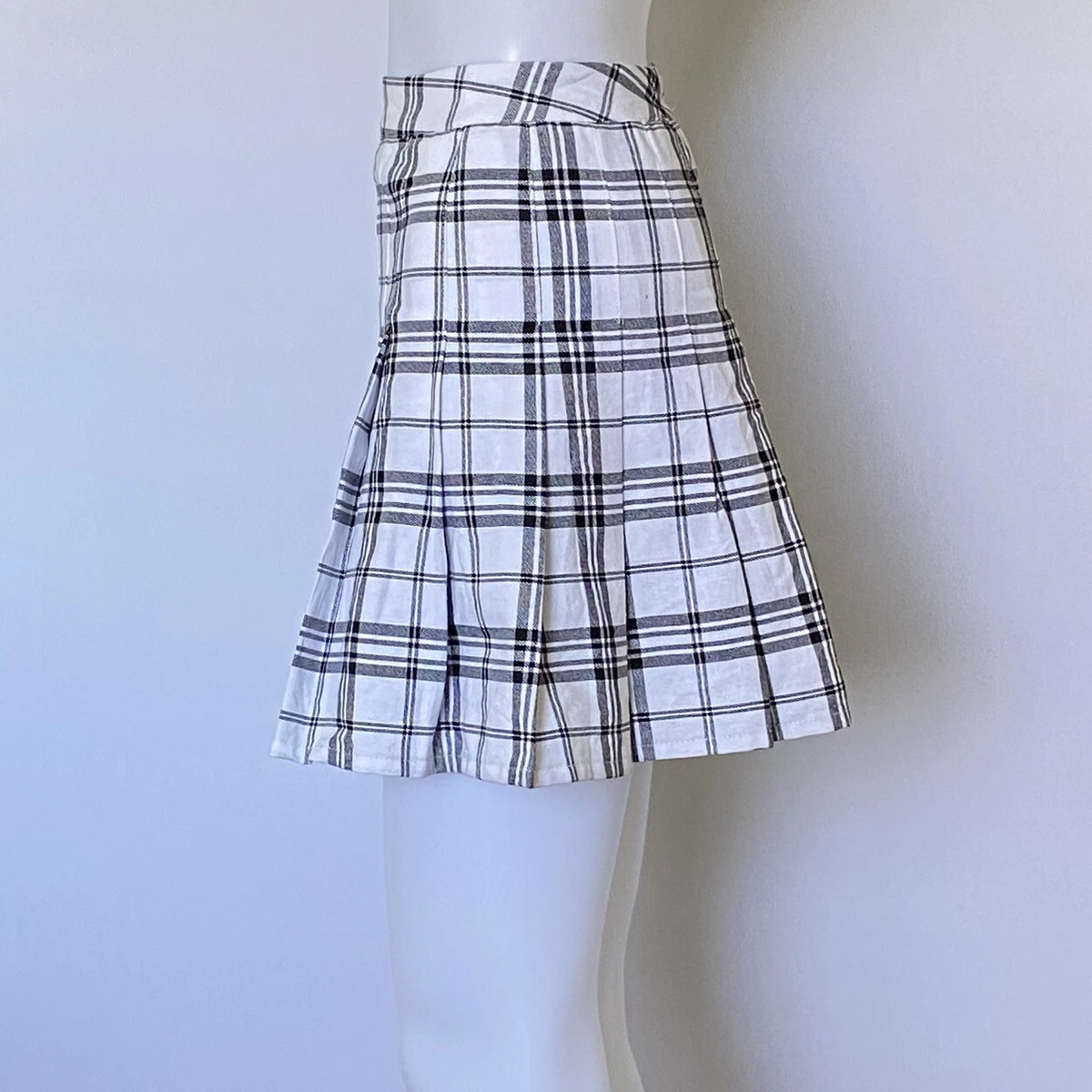 Black pleated skirt clearance factorie