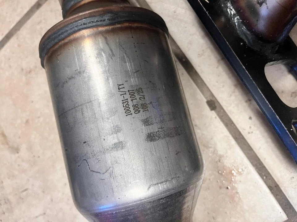 Conjunto conversor catalítico coletor de escape compatível com 11-21 INFINITI 16-21 Nissan - Imagem 3 de 3