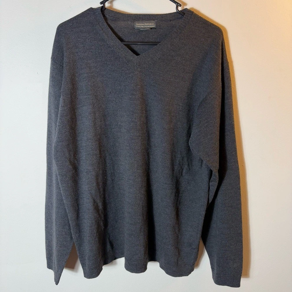 Banana Republic Extra Fine Italian Merino V-Neck Sweater Pullover Size Large