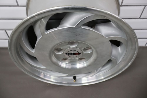 91-96 C4 Corvette Single (1) Left Driver Rear 17x9.5 Directional Blade Wheel - Picture 13 of 21