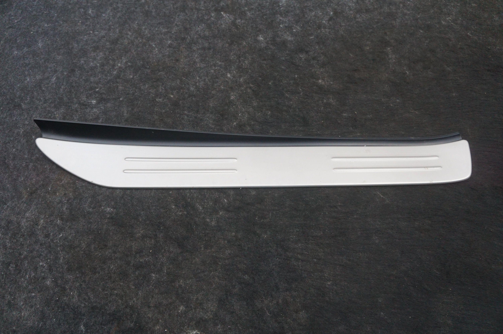 Rear Right Door Sill Scuff Plate 51477200424 Rolls Royce Ghost Series I 2009-14