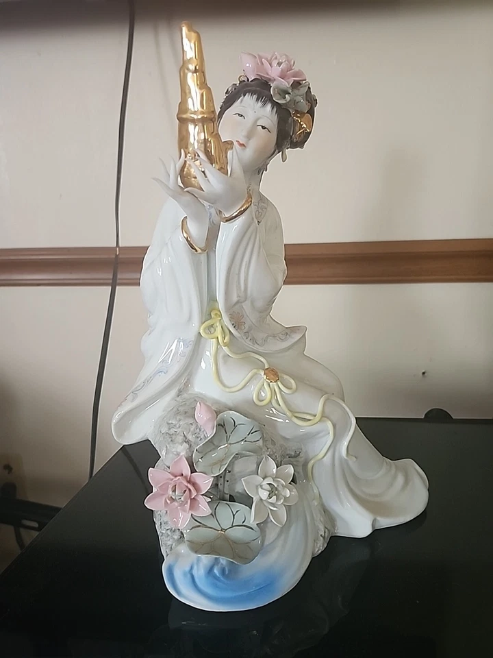 Figura Dama China Estatua Estatua Estatua Oro y Blanco De Colección PRECIOSA Flor Asiática Foto 4 de 4