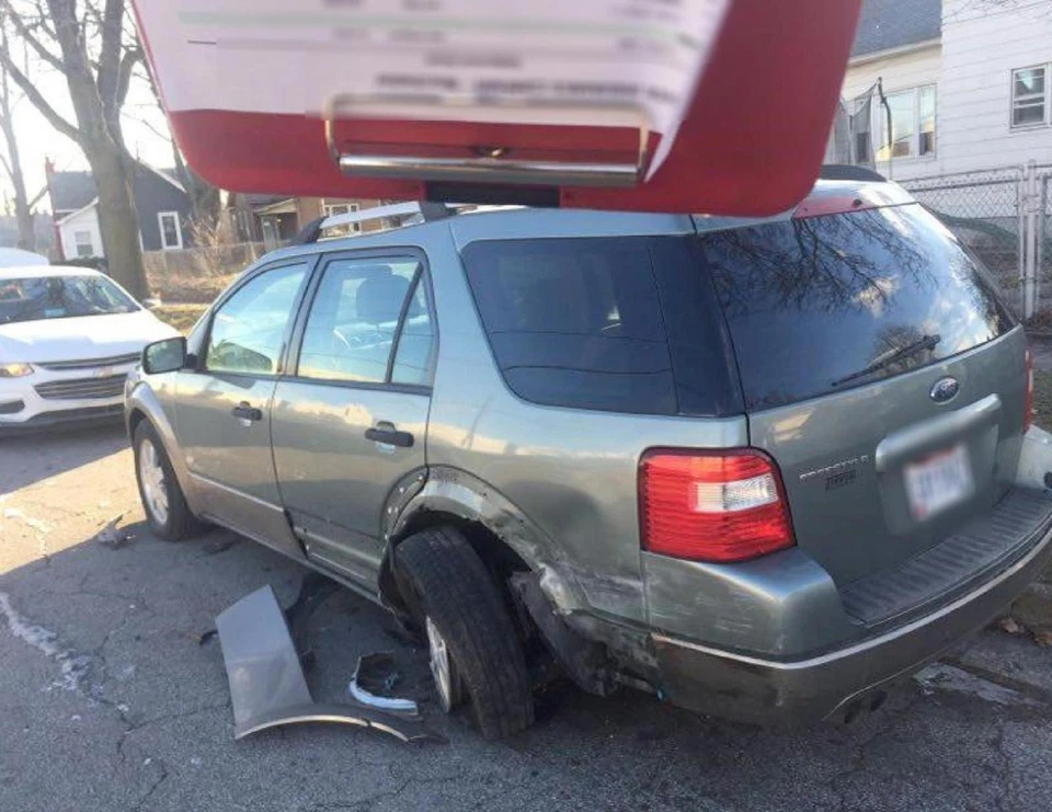 Colector de escape trasero derecho usado se adapta a: Ford Freestyle 2006 3,0 L R. plataforma trasera trasera Foto 4 de 4