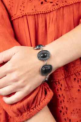 Paparazzi TAOS TRENDSETTER black bracelet