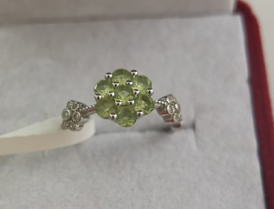 Sterlingsilber natürlich grün Peridot Ring neu UK Verkäufer 00050