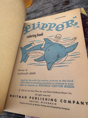 Libro da colorare vintage FLIPPER TV SHOW WHITMAN mai usato autorizzato - Foto 2 di 17