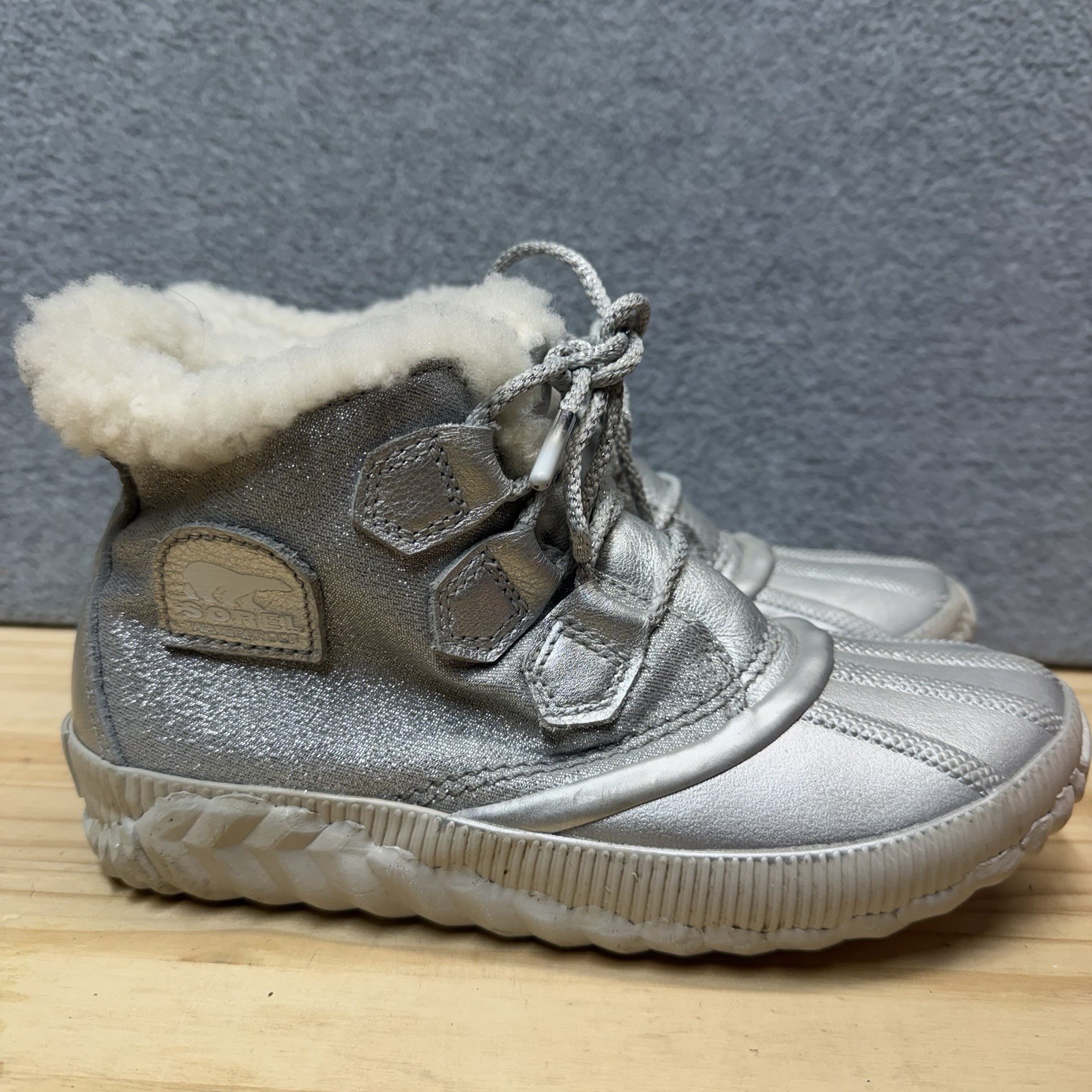 Sorel Disney Frozen Out 'N About Women's Size 5 Silver Waterproof Snow Boots