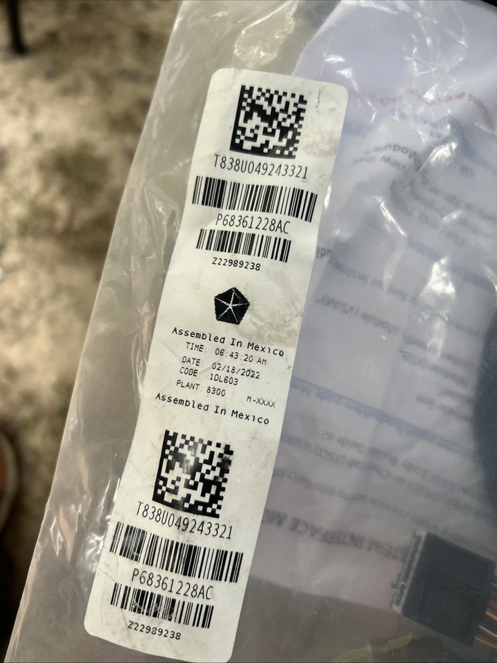 Kit de módulo de interfaz de sistema de vehículo Dodge RAM 2500/3500/4500/5500 P68361228AC Foto 2 de 3