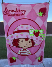Strawberry Shortcake Blanket 63 x 45 2004 FROM CAT DOG HOME