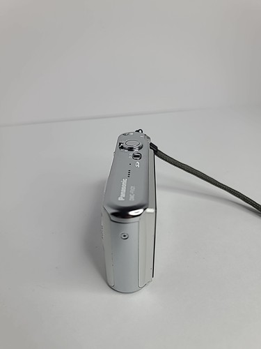 Panasonic LUMIX DMC-FX01 Digital Camera With Battery - Parts Or Repair Free Ship - Picture 4 of 11