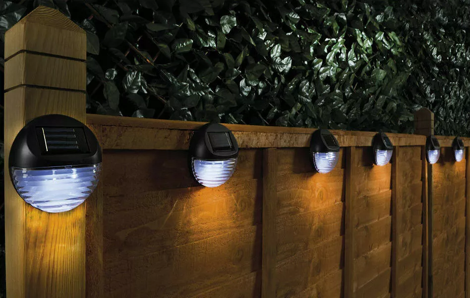 4 X Solar Power Led Garden Fence Lights