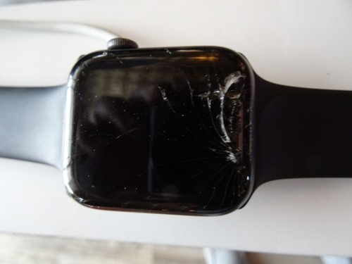 Apple Watch Series 4 GPS + Cellular - 44 mm acier inoxydable argenté - fissuré - Photo 2 sur 2