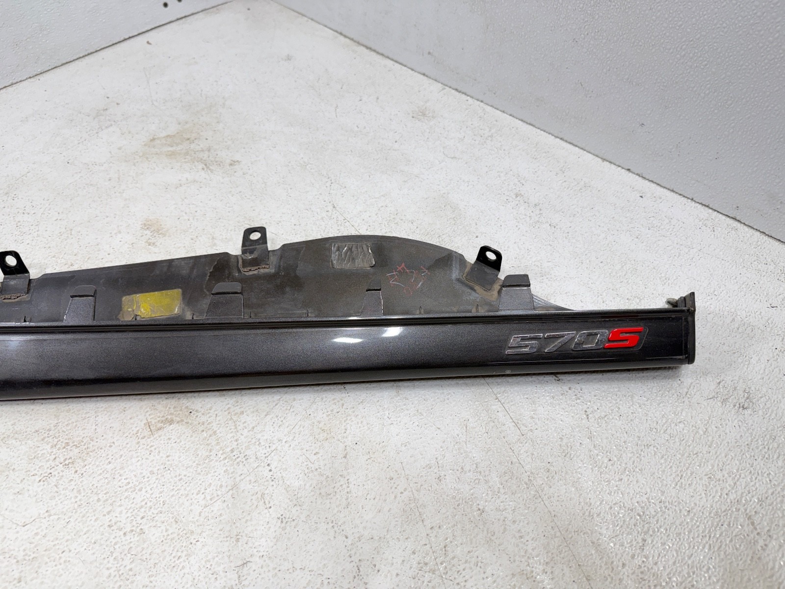 16-19 MCLAREN 540C 570S RIGHT PASSENGER LOWER DOOR SILL PANEL COVER 13A7119CP OE