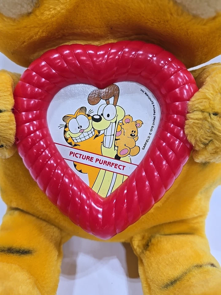 Peluche Garfield Grande De Colección 1978 1981 United Fun Farm Dakin Relleno 16" Envío y devolución gratuitos Foto 3 de 4
