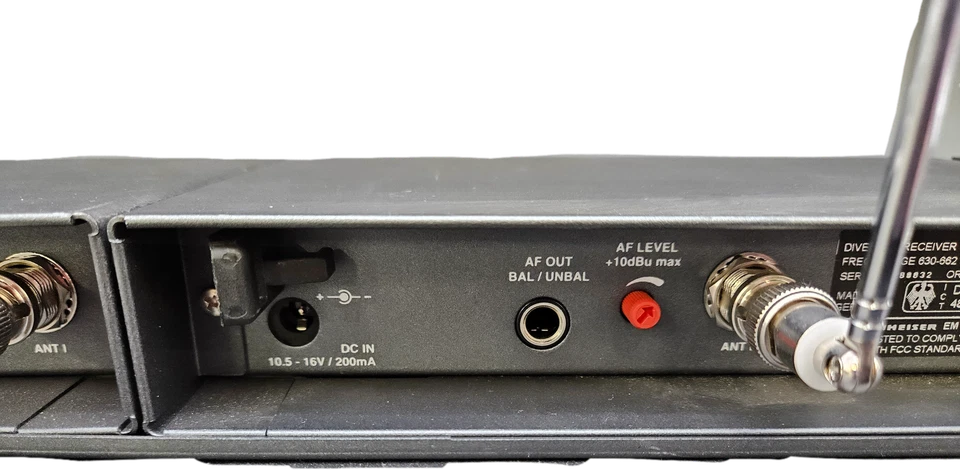 Sennheiser EW-100 Wireless Mic System 2x Receivers - Image 4 of 4