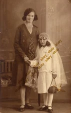 #61778 Greece 1920s. Mother & daughter “mystery of nomination”. Photo PC size