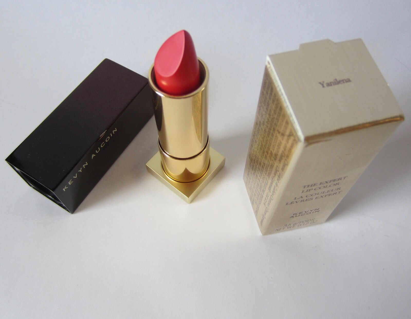 Kevyn Aucoin Unvergesslicher Lipstick Shine – Poisonberry (Lebendiges Pflaumenrot), 2 G