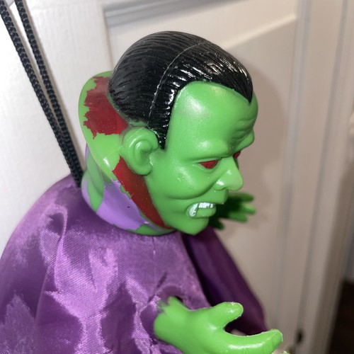 SPOOKY SPOOKS Dracula Hanging Shaking Screech VAMPIRE HALLOWEEN 90s Vintage - Picture 4 of 5