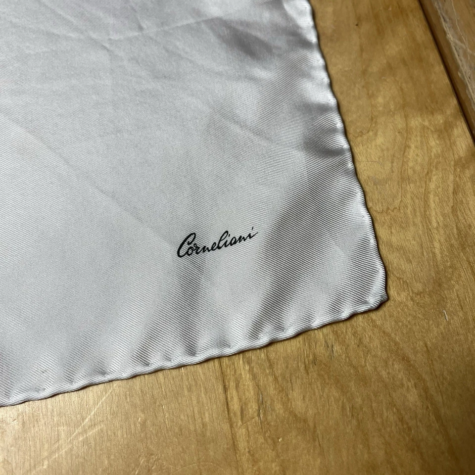 Pañuelo Corneliani Cuadrado de Bolsillo 100% Seda Blanco Foto 2 de 4