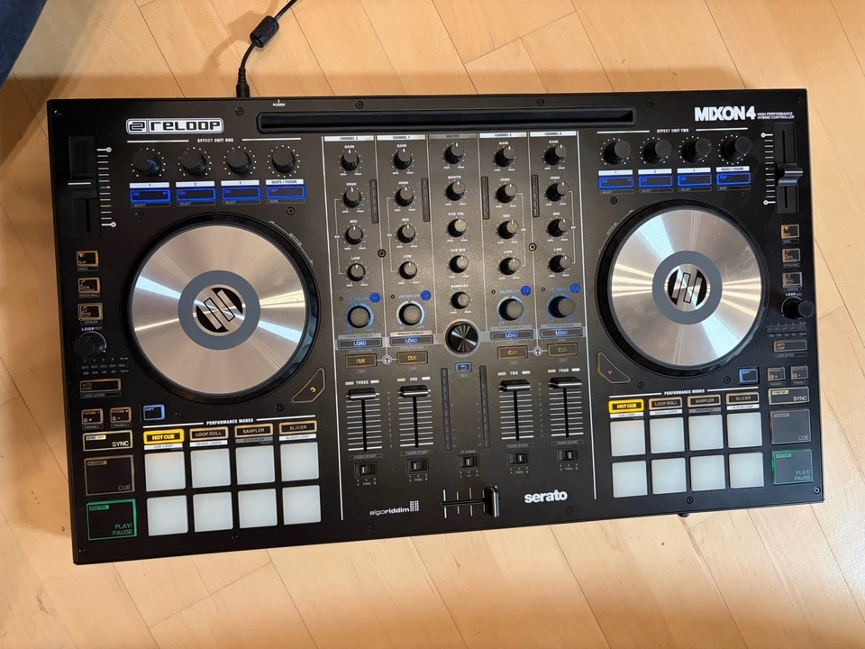 Reloop Mixon 4 4-Kanal DJ-Controller - Schwarz - Bild 4 von 4