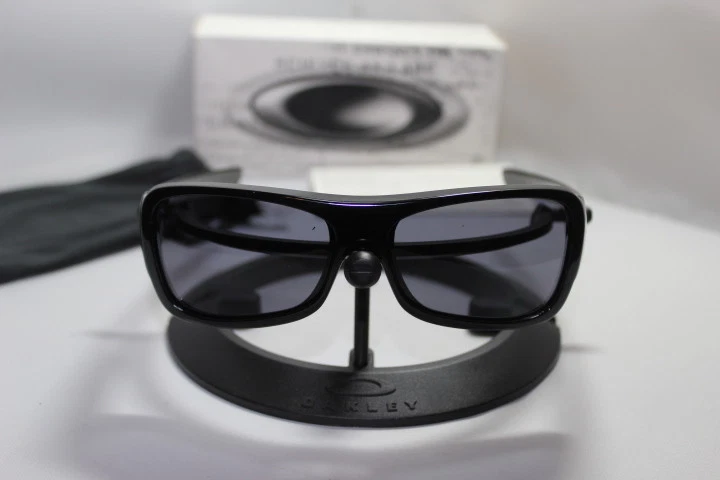 Nuevas gafas de sol Oakley Montefrio negras/grises 30-692 Foto 3 de 4