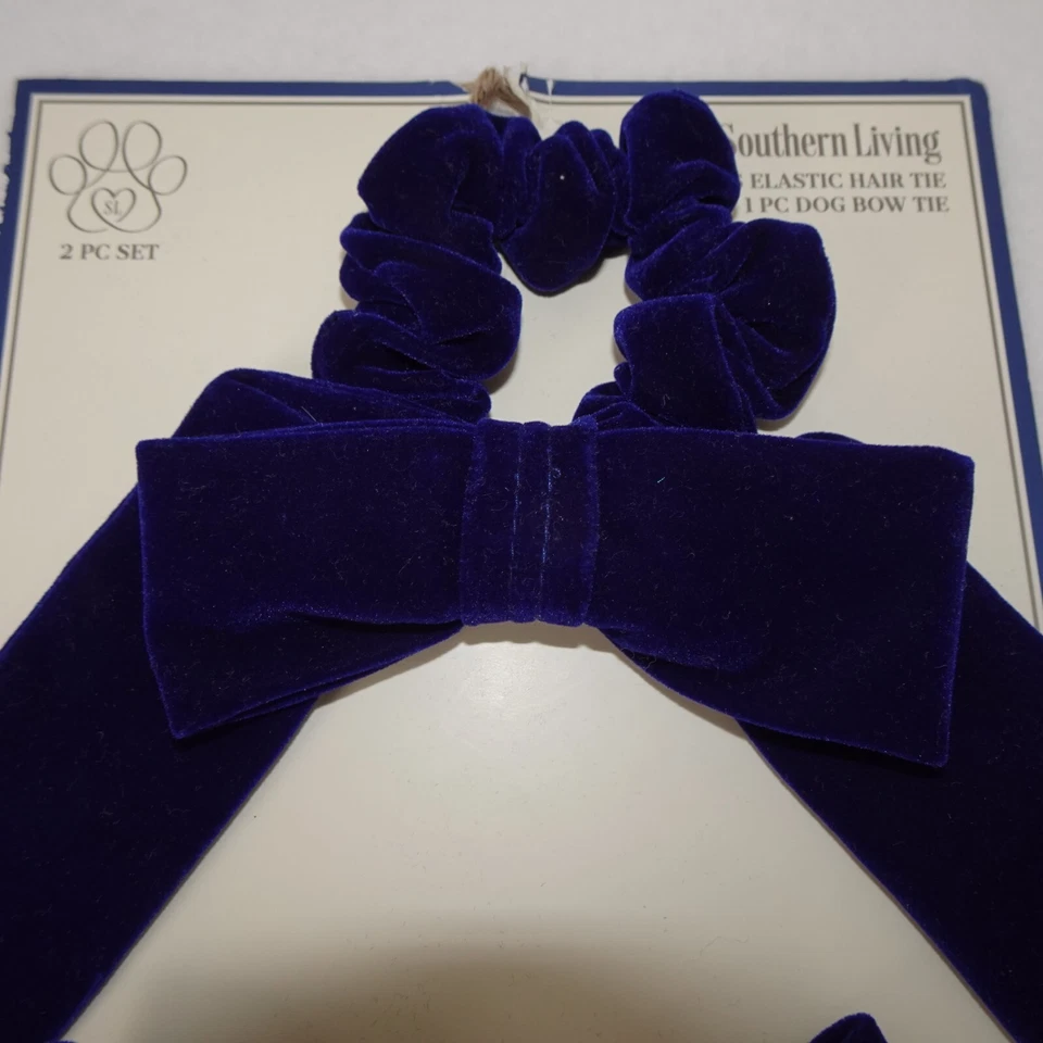 Pajarita de terciopelo para perro y corbata para damas azul conjunto de 2 piezas mascotas Southern Living Foto 2 de 4