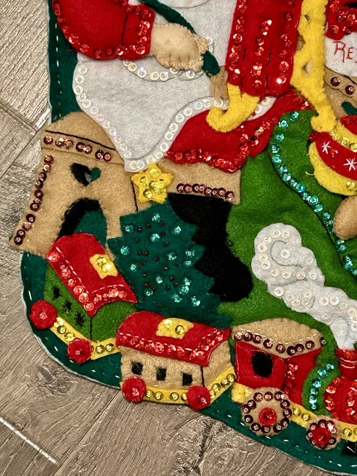 Рождественские чулки Bucilla "Santa's Toy Shop" ручная работа фетровая аппликация - готовые! - Изображение 3 из 4