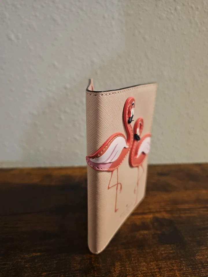KATE SPADE У БАССЕЙНА ФЛАМИНГО ПАСПОРТ ДЕРЖАТЕЛЬ РОЗОВЫЙ - Изображение 3 из 4