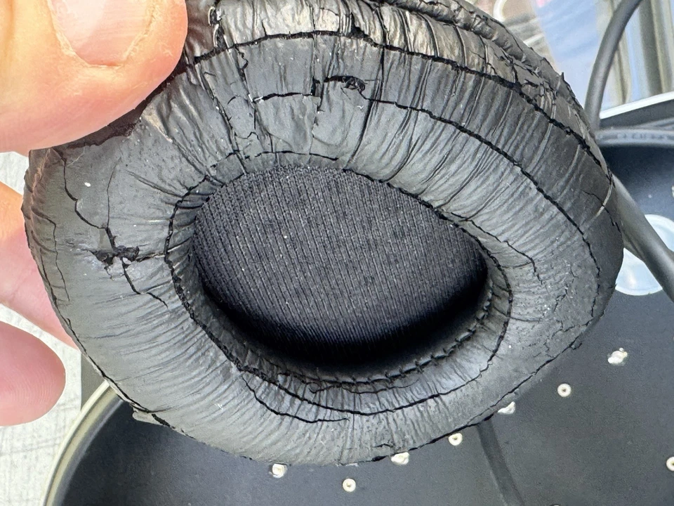 Sistema de crecimiento del cabello láser iGrow - con control remoto y cargador - Leer descripción Foto 4 de 4