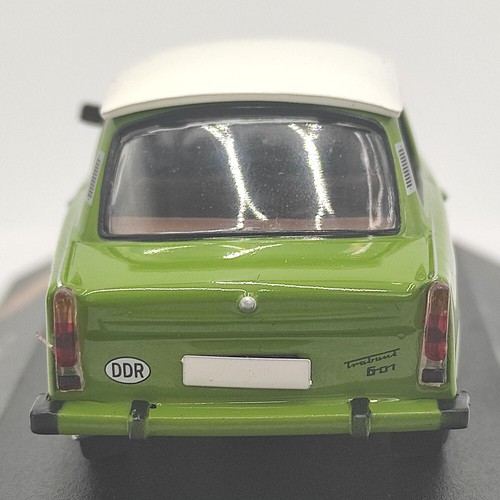 Diecast Atlas 1/64 Scale East German Trabant 601 Luxury Car Alloy - Picture 8 of 14