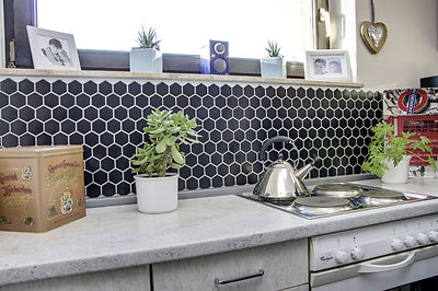 Mosaïque Hexagonale Noire Brillante – Crédence Cuisine Ou Salle De Bain Tendance !