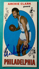 SIGNED ARCHIE CLARK AUTOGRAPHED 1969-70 TOPPS TALL BOY CARD - 76ers