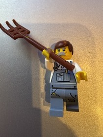 LEGO CMF Alien Conquest Commander and Farmer 7065 Retired From Store Display