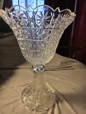 Towle, Pin Star, Leaded Crystal, English Truffle, Bohemian Pedestal Centerpiece