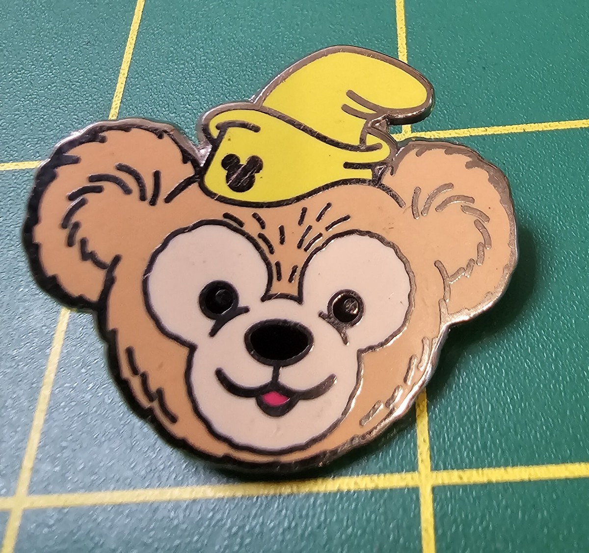 Disney Hidden Mickey Trading Pin Duffy Bear in Hats Dumbo