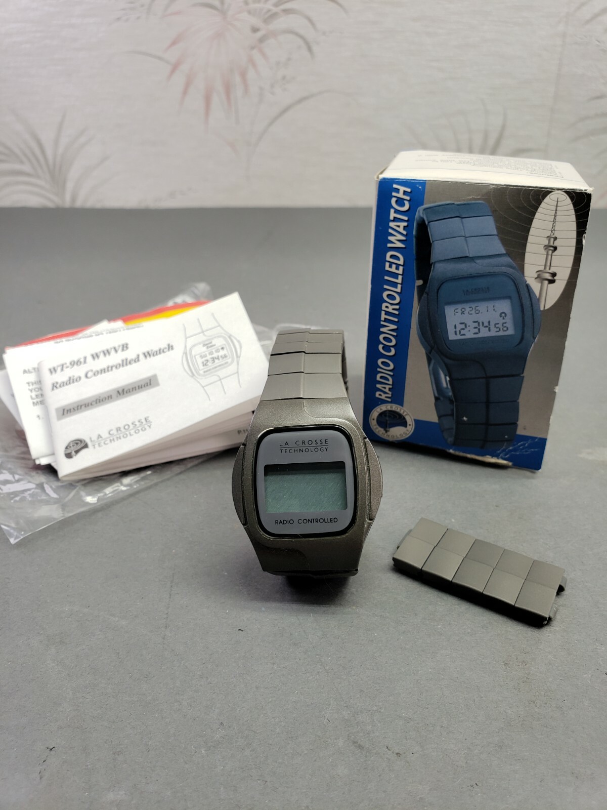 radio controlled digital watch
