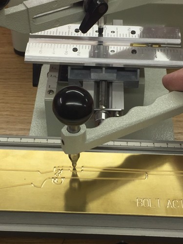 BOLT ACTION RIFLE BRASS ENGRAVING PLATE FOR NEW HERMES FONT TRAY HUNTING ETC. - Imagen 8 de 10