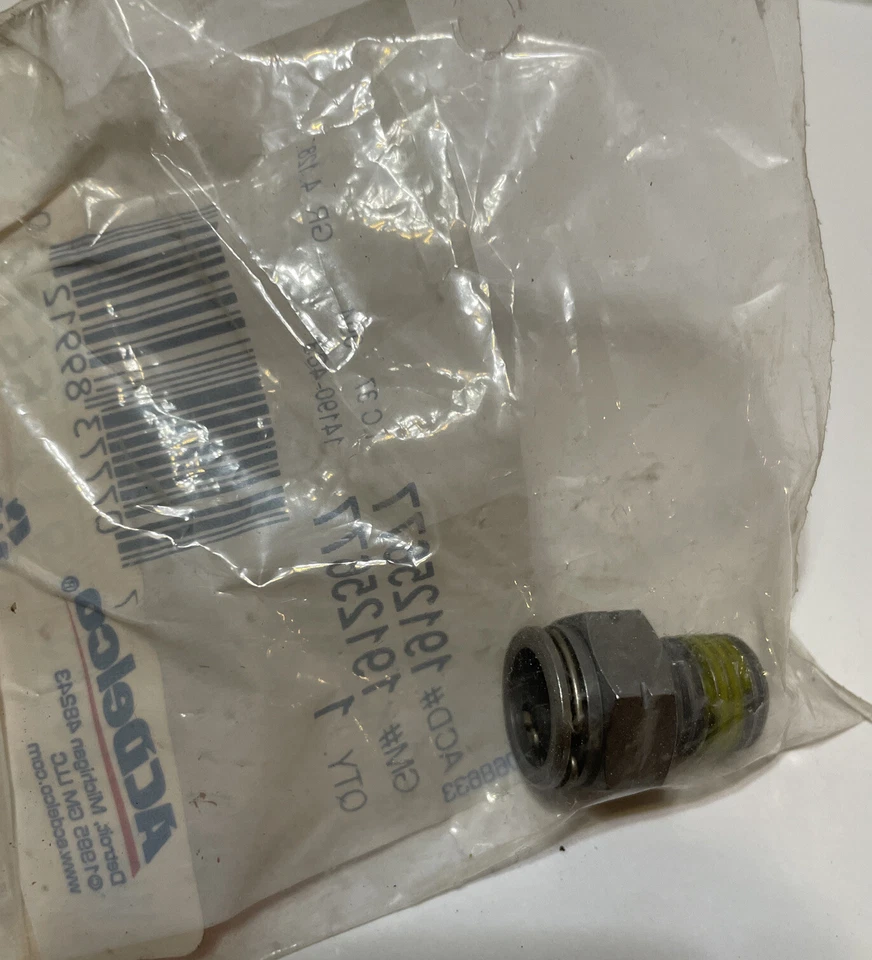 1 Nuevo Genuino GM Trans Cooler Conector 19125677 Vehículo Coche Pieza Foto 3 de 3