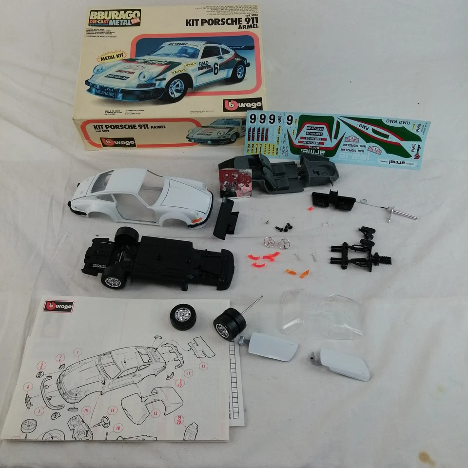 BBURAGO Die-cast Metal 1/24 cod.5102 Kit Porche 911 Armel en caja + instrucciones Foto 3 de 4