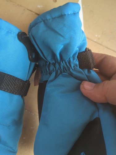 Boys 3M Thinsulate Gloves Size OSFM Blue Insulation Palm Grip NWT - Picture 4 of 10